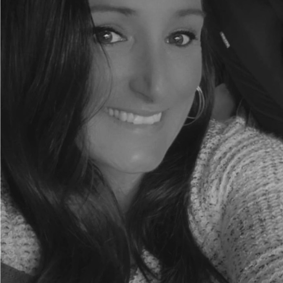 Meet your Posher, Courtney - Picture 8 of 12